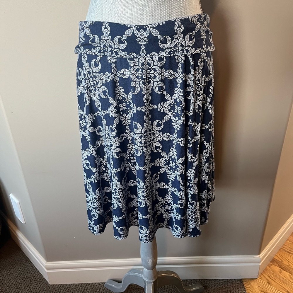 Max Studio Blue and White Patterned A-Line Skirt